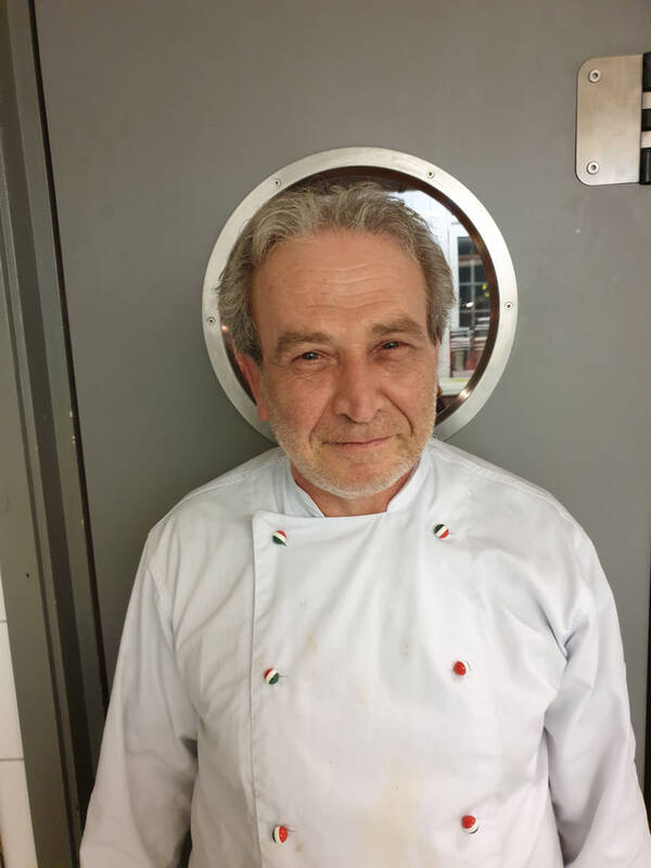 Enzo Arcuti   Pizzabäcker